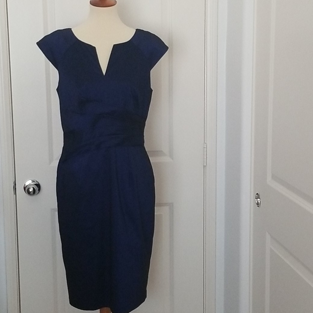 Adrianna Papell:long blue dress with a zipper